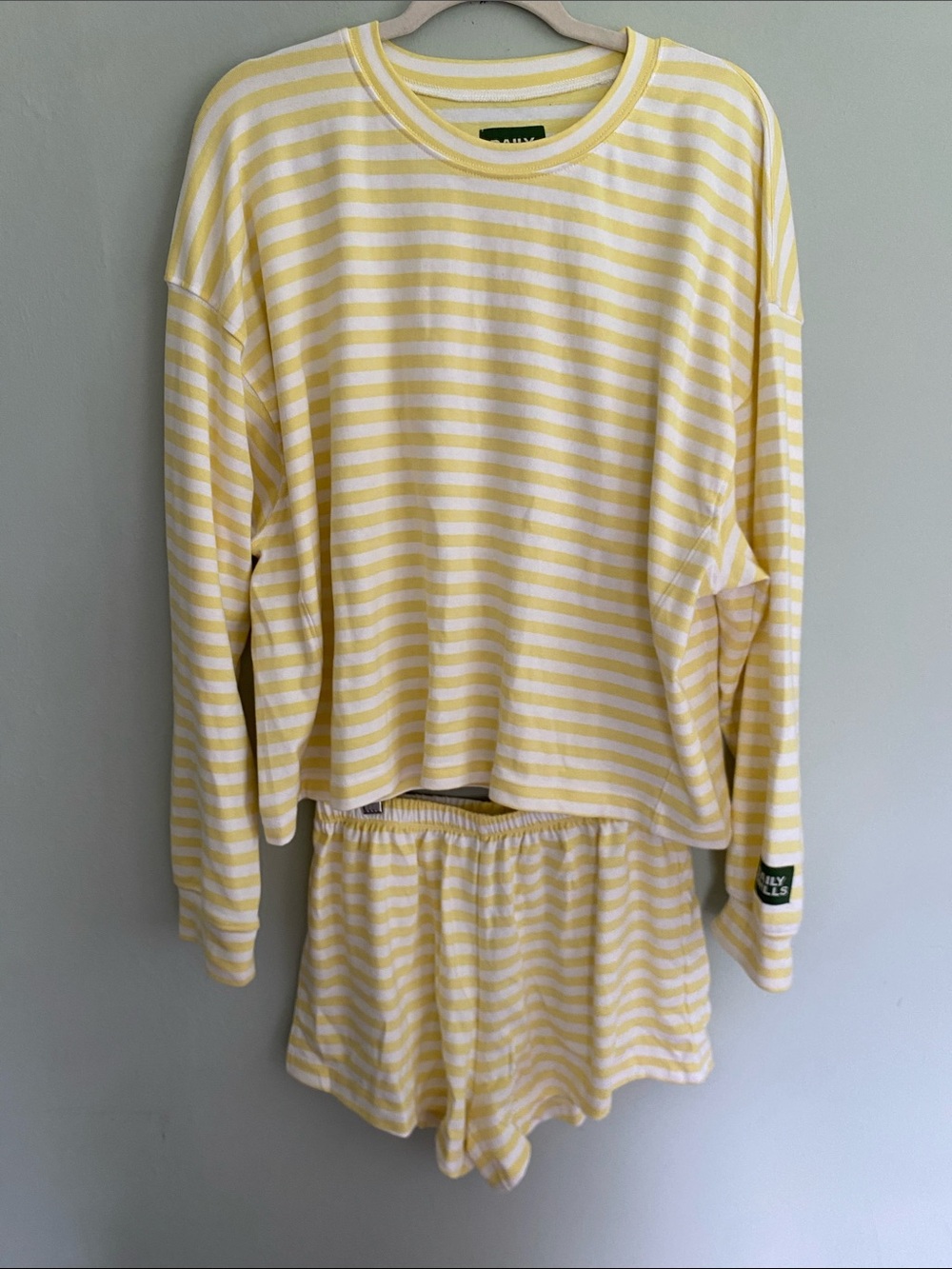 Daily Drills Women’s  Yellow & White Striped Lounge Matching Set Size M/L